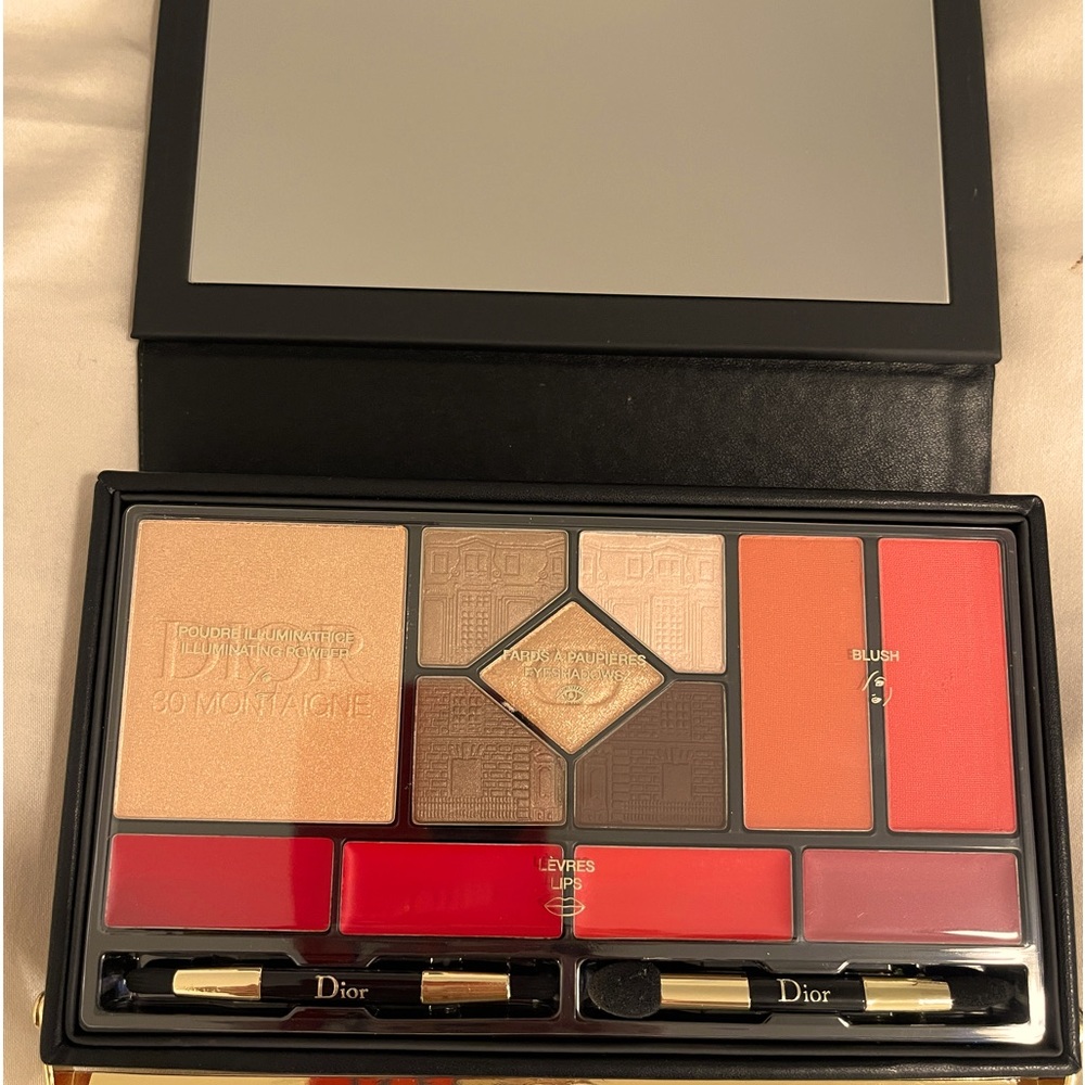 So fabulous ! just aren’t my colors ! But will be perfect on someone else ❤️